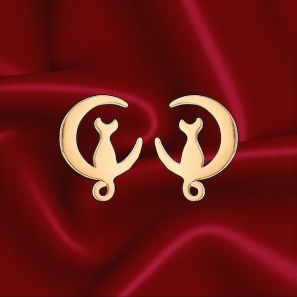 Stunning Gold Cat Moon Earrings - Picture 3 of 7